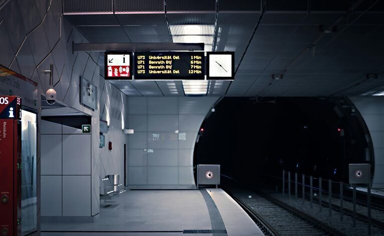 advanced technology hub 120626075